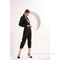 Blazer court et pantalon noir pour femme